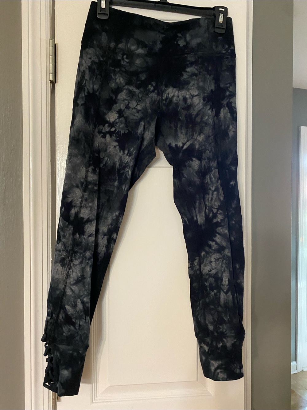 Calvin Klein Black & Gray Tie-Dye Leggings